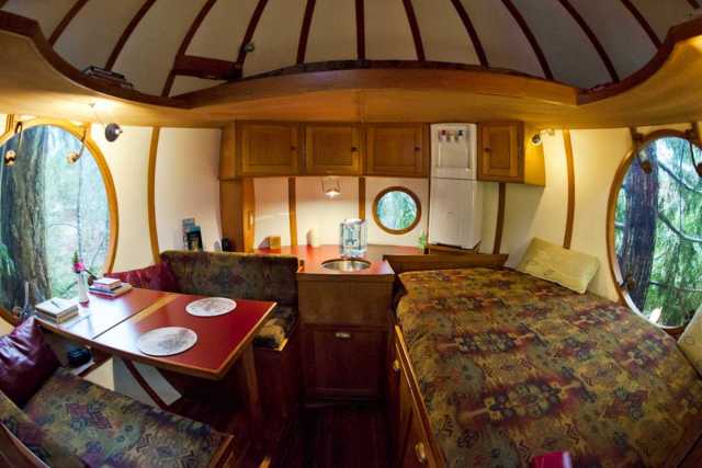 FreeSpiritSpheres Room, Canada
