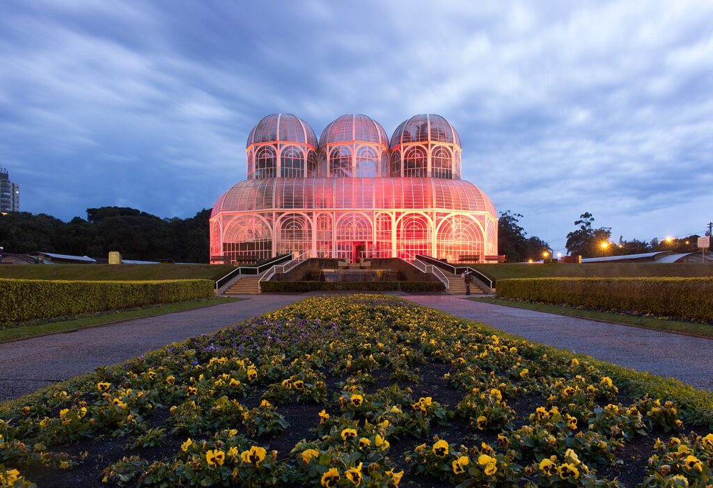Greenhouse in the Botanical Garden of Curitiba, Brazil | Photo by Rodrigo.Argenton (CC-BY-SA-4.0)